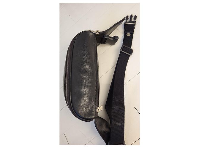 Longchamp Le Foulonne Marsupio in Pelle Martellata Nera Nero - vista 10