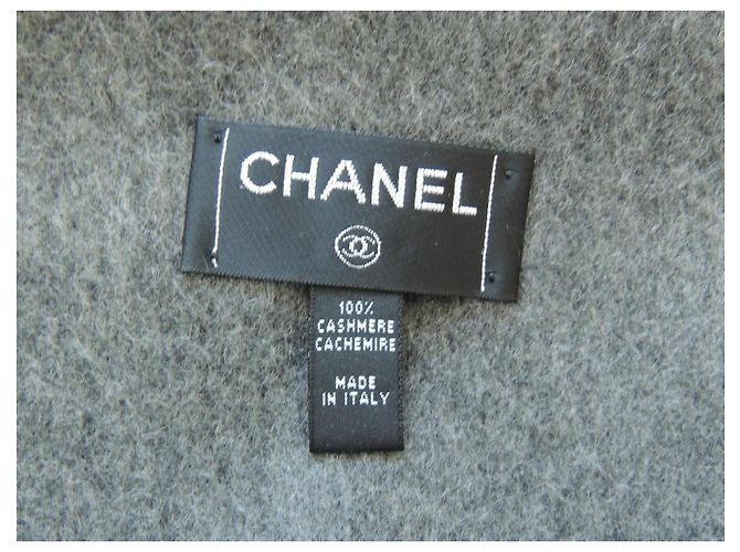 Chanel XXL Kaschmir-Schal in Grau mit Ketten-Logo - Ansicht 6