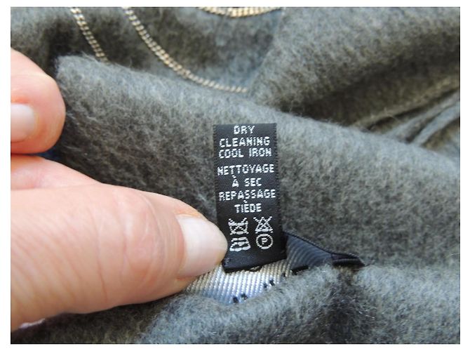 Chanel XXL Kaschmir-Schal in Grau mit Ketten-Logo - Ansicht 7