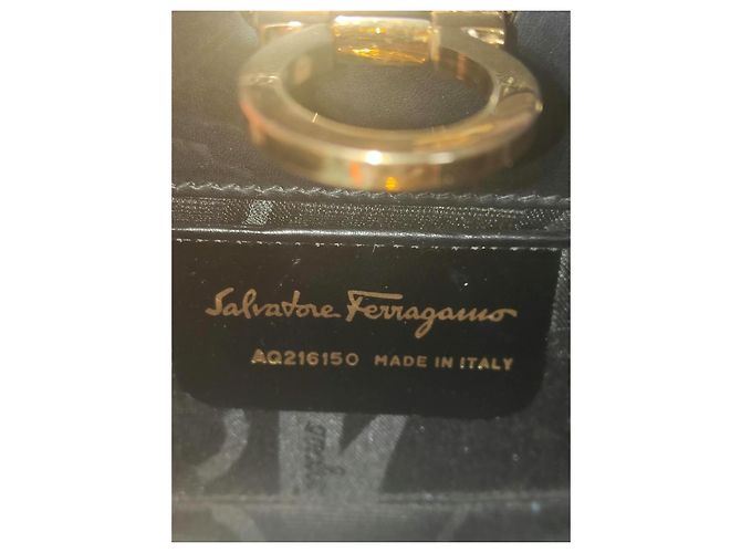 Salvatore Ferragamo Borsa a Tracolla Gancini Pelle Nera Nero - vista 14