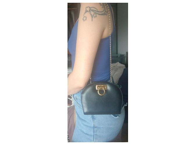 Salvatore Ferragamo Borsa a Tracolla Gancini Pelle Nera Nero - vista 18