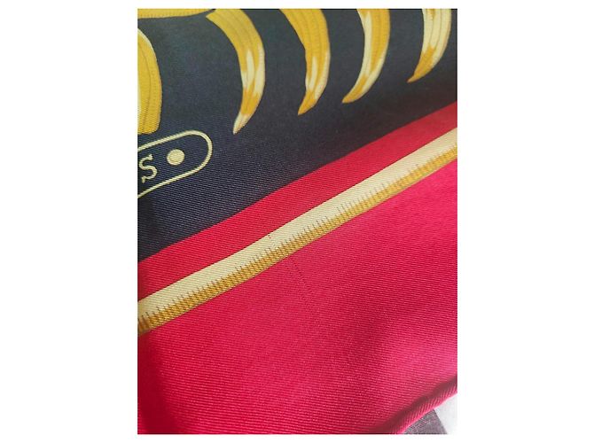 Hermès "Tigre Royal" Seidentuch Schwarz Rot Beige Golden - Ansicht 10