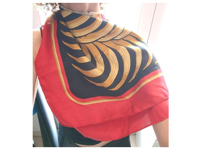 Hermès "Tigre Royal" Seidentuch Schwarz Rot Beige Golden - Ansicht 13