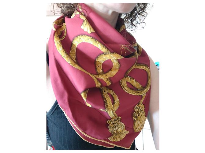 Pañuelo Hermès 90x90 de seda – Modelo "Palefroi" (Bordeaux y Oro) Roja Dorado - vista 13