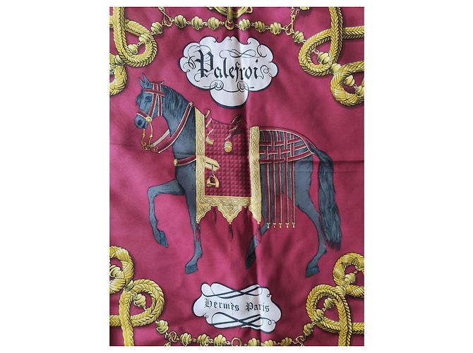 Pañuelo Hermès 90x90 de seda – Modelo "Palefroi" (Bordeaux y Oro) Roja Dorado - vista 4