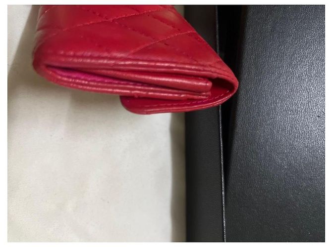 Chanel Portafoglio Classico in Pelle Matelassé Rosso - vista 4