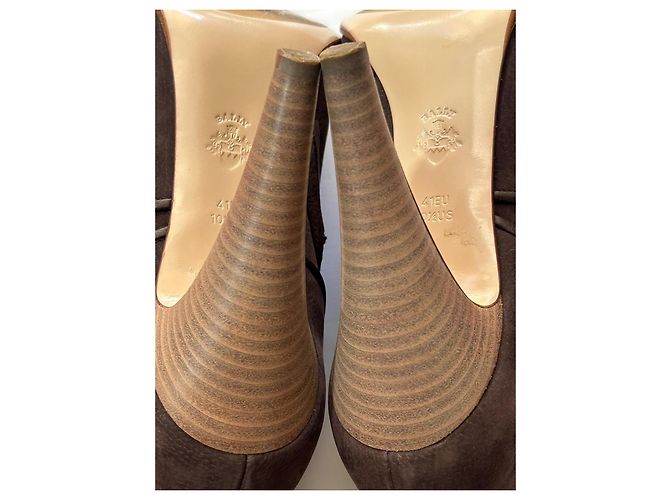 Bally braune Wildleder Stiefeletten - Ansicht 13