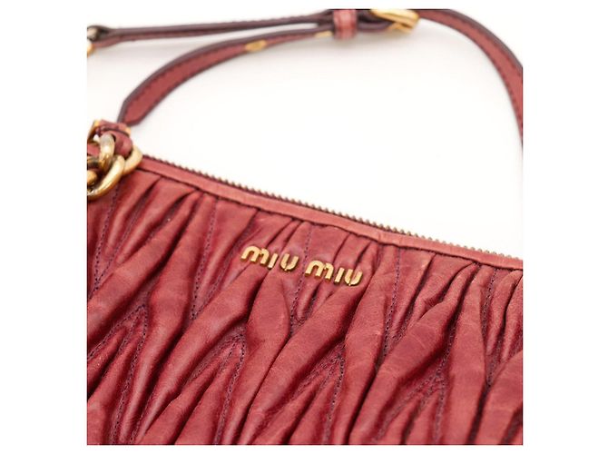 Miu Miu Borsa a spalla Matelassé in pelle rossa Bordò - vista 6