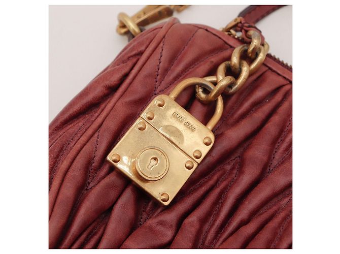Miu Miu Borsa a spalla Matelassé in pelle rossa Bordò - vista 7