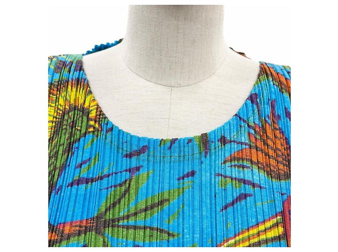 Issey Miyake PLEATS PLEASE PLEATS PLEASE T-shirt
Polyester T-shirt Mehrfarben - Ansicht 4