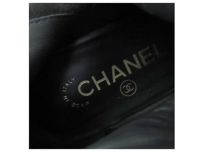 Stivali in pelle scamosciata Matelasse CHANEL COCO Mark Turnlock Nero - vista 10