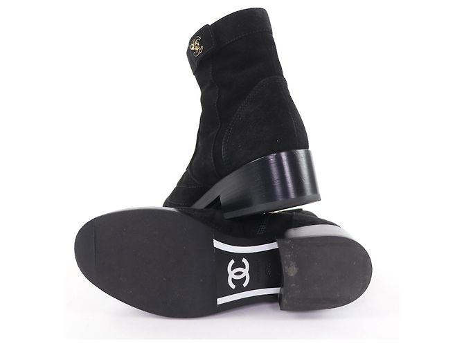Stivali in pelle scamosciata Matelasse CHANEL COCO Mark Turnlock Nero - vista 6