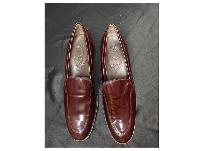 Tod's Mocassini in pelle verniciata bordeaux Bordò - vista 2