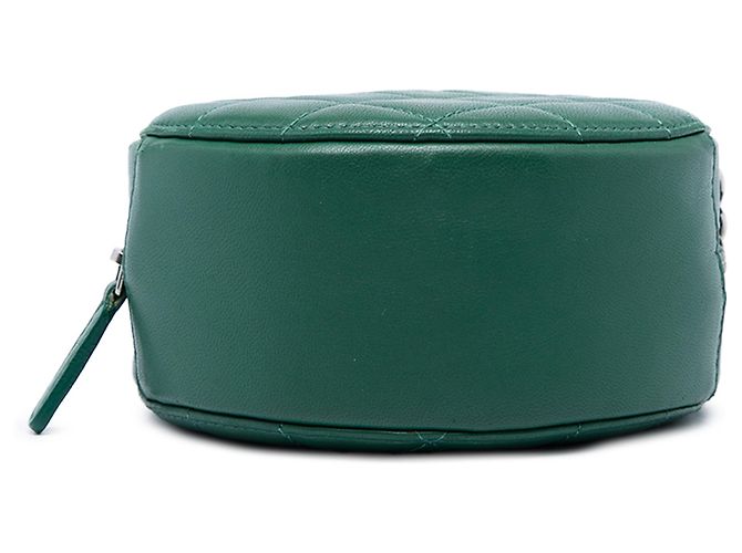 Chanel Bolsa tiracolo redonda em pele de cordeiro acolchoada verde - vista 3