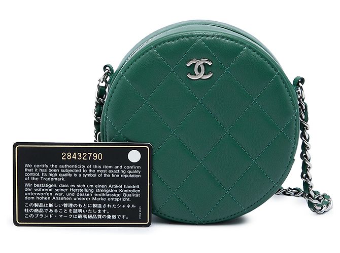 Chanel Bolsa tiracolo redonda em pele de cordeiro acolchoada verde - vista 6