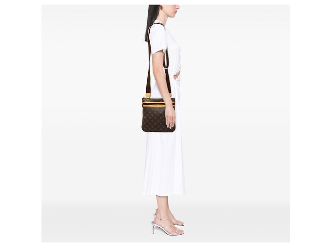Louis Vuitton Bosphore Pochette Monogram Marrón Castaño - vista 6