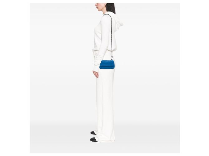 Bottega Veneta Mini Borsa a Tracolla con Patta e Catena Espandibile in Nappa Intrecciato Blu - vista 6