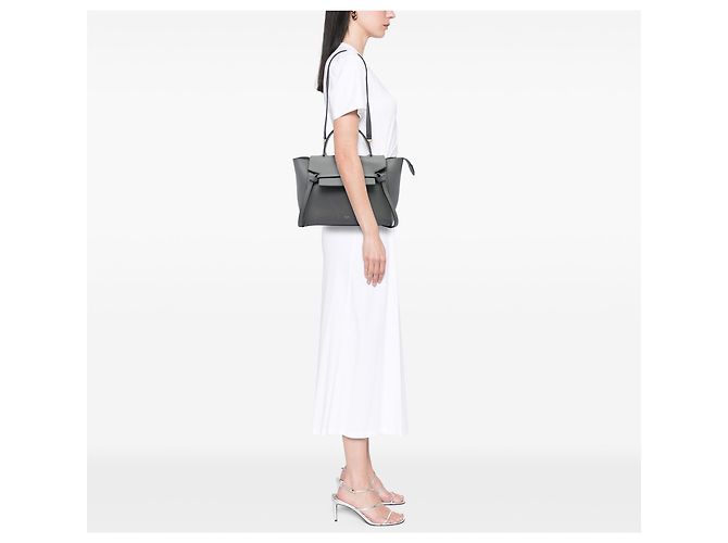 Belt Bag Céline Celine Mini Gürteltasche aus körnigem Kalbsleder Grau Braun Anthrazitgrau - Ansicht 6