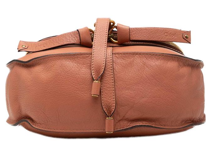 Chloé Marcie Saddle Crossbody em couro de bezerro granulado marrom tamanho Medium - vista 3