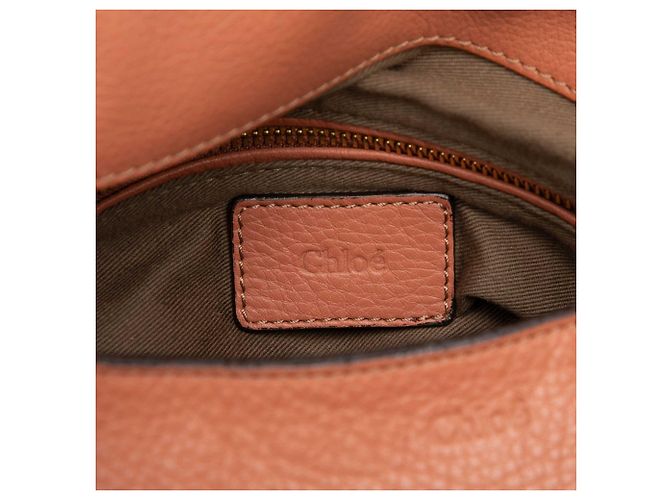 Chloé Marcie Saddle Crossbody em couro de bezerro granulado marrom tamanho Medium - vista 5