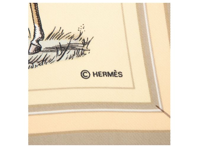 Lenço de seda Hermès Brown Couvertures Et Tenues De Jour 90 Marrom Bege - vista 3