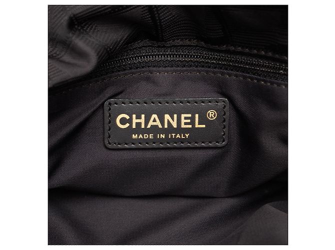 Borsa a tracolla Chanel Black New Travel Line in nylon Nero - vista 5