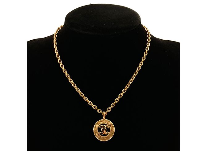Chanel Gold CC vergoldete Medaillon-Halskette mit Sunburst-Anhänger Golden - Ansicht 14