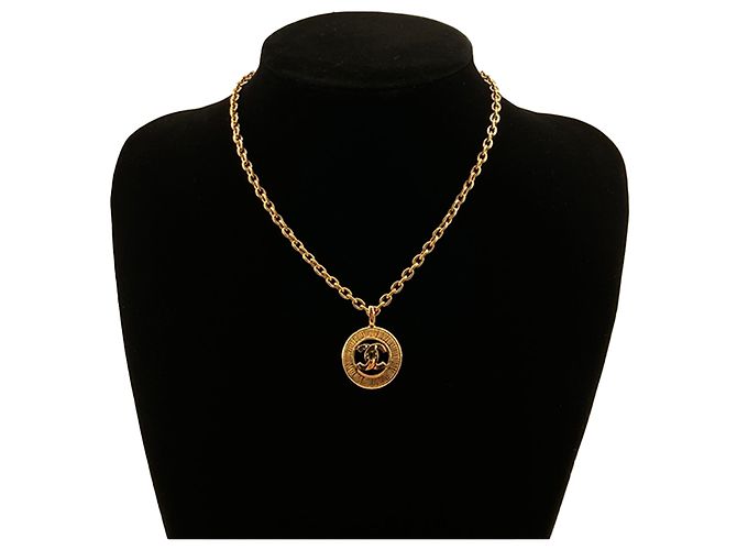 Chanel Gold CC vergoldete Medaillon-Halskette mit Sunburst-Anhänger Golden - Ansicht 15
