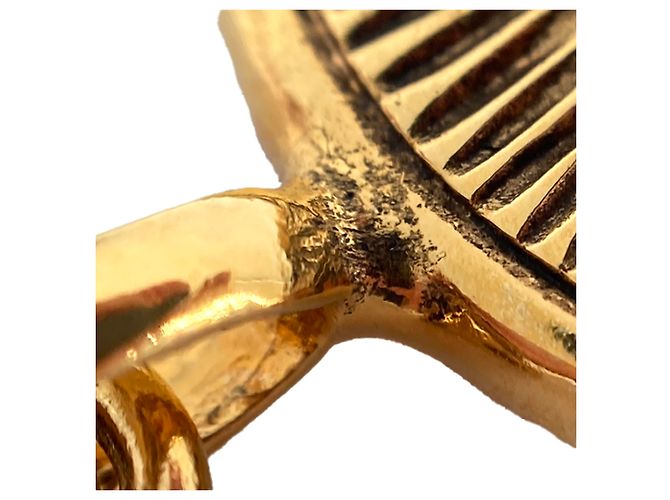 Chanel Gold CC vergoldete Medaillon-Halskette mit Sunburst-Anhänger Golden - Ansicht 9