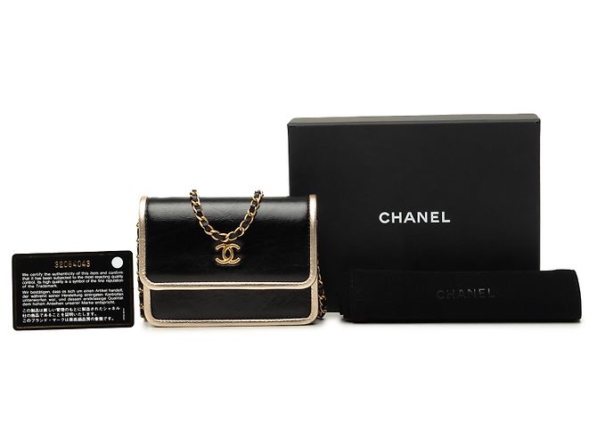 Clutch Chanel Black CC em couro de bezerro metalizado com corrente Preto - vista 7