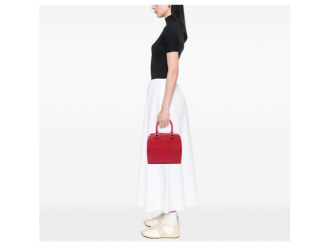Louis Vuitton Red Epi Pont Neuf Roja - vista 6