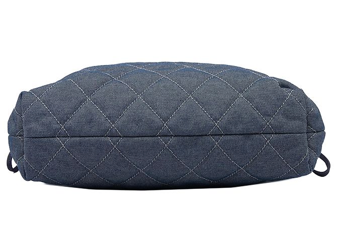 Sacola Chanel em denim acolchoado cinza com logo CC e cordão de ajuste em gorgurão Marrom Cinza antracite - vista 3