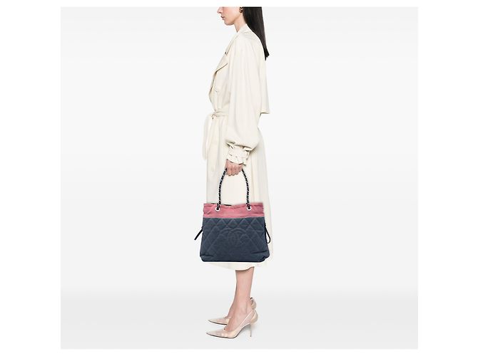 Sacola Chanel em denim acolchoado cinza com logo CC e cordão de ajuste em gorgurão Marrom Cinza antracite - vista 5
