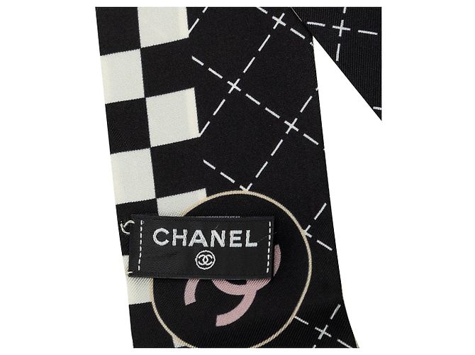 Twilly in seta stampata Chanel Black 31 Rue Cambon - vista 3
