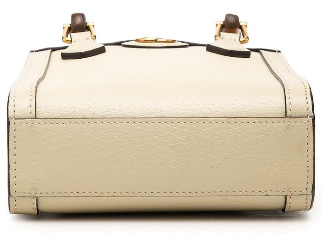 Bolsa Diana Mini em couro de bezerro marrom com bambu Gucci Bege - vista 3