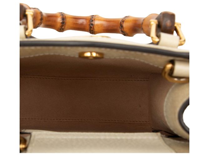 Bolsa Diana Mini em couro de bezerro marrom com bambu Gucci Bege - vista 4