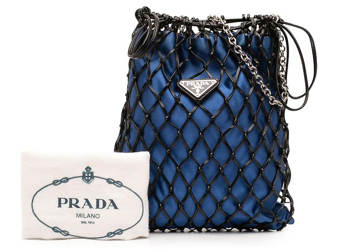 Bolsa Crossbody Prada em cetim preto e couro com corrente de rede - vista 7