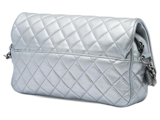 Chanel Silver Medium Quilted Metallic Grained Calfskin Casual Rock Flap Plata - vista 2