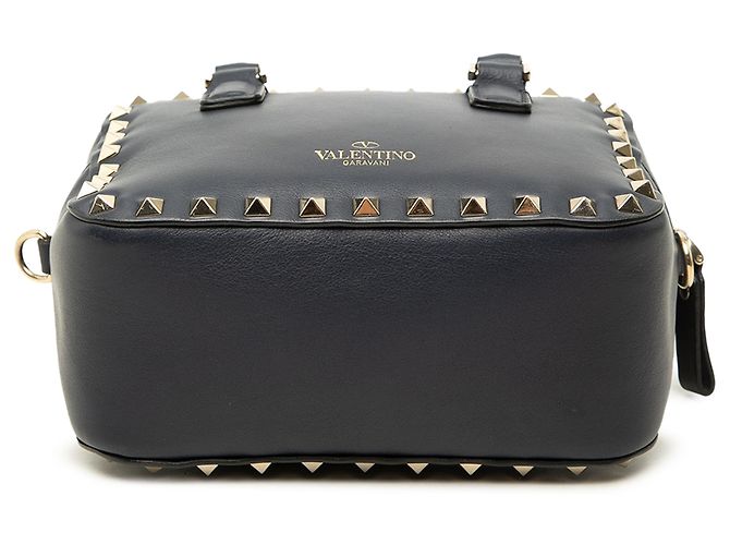 mala Valentino Rockstud em couro preto com pega superior - vista 3