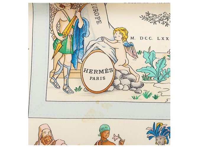 Foulard di seta Hermès White Costumes Civils Actuels 90 Bianco - vista 3