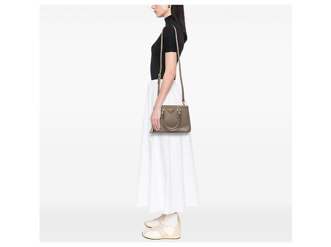 Prada Borsa Mini Saffiano Lux Galleria Double Zip Marrone Taupe - vista 7