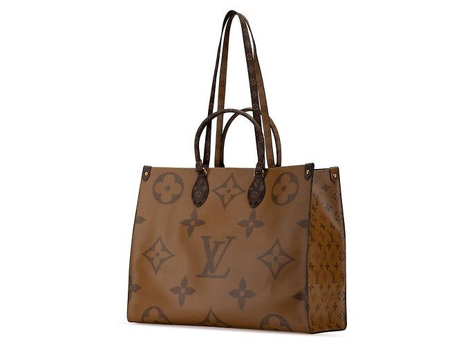 Louis Vuitton Monogram Giant Reverse On The Go GM Castaño - vista 2
