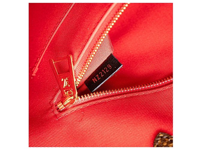 Louis Vuitton Monogram Giant Reverse On The Go GM Castaño - vista 6