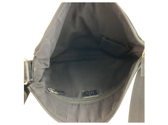 Bolsa de Ombro Gucci GG Canvas Preto - vista 8