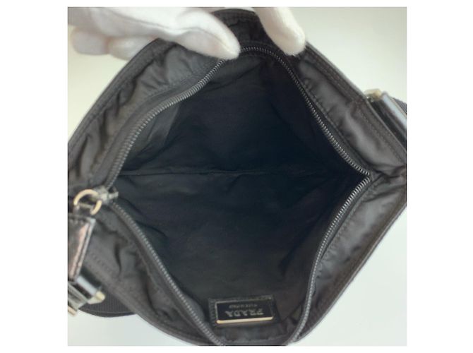 Prada Tessuto Pochette mit Dreiecks-Logo Schwarz - Ansicht 8