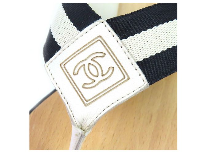 Sandali con listino tra le dita CHANEL ENTRE DOIGTS COCO Wood Nero Beige - vista 8