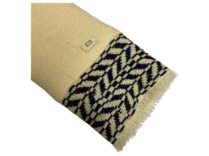 Chanel Camellia Tweed Mantel Roh - Ansicht 7