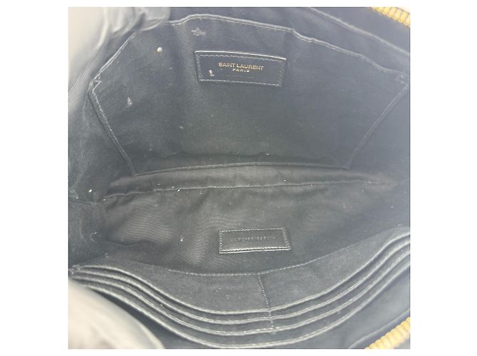 Autre Marque Saint Laurent Classic Monogram Wristlet Matelasse Chevron Leather Small Noir - vue 5