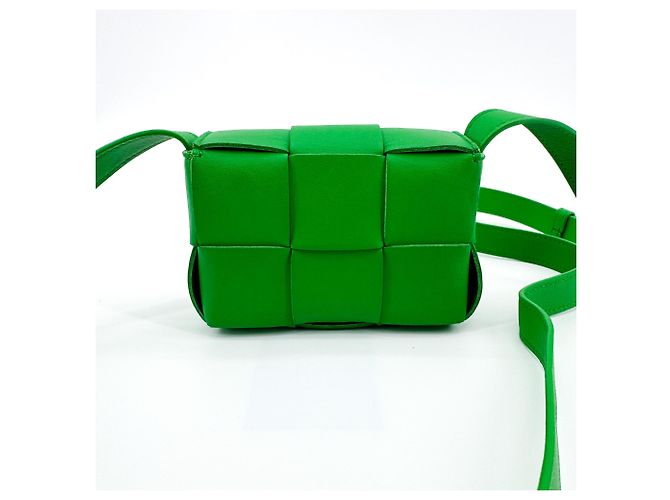 Bottega Veneta Cassette Maxi Intrecciato Leather Extra Mini Verde - vista 2