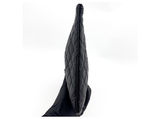 Chanel Boy O Case Clutch Quilted Caviar Medium Nero - vista 4